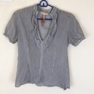 Floaty black and white loose blouse